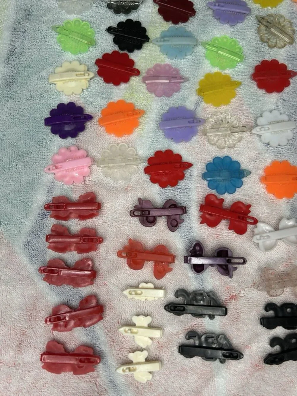 100+ Vintage Plastic Hair Barrettes Lot Flowers Bows Colorful Girls 80s 90s